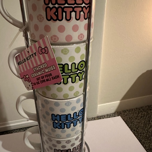 NWT: Hello kitty tour w/ stand - Picture 2 of 5